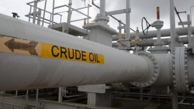Oil Down, with Tighter Market Weighed Against Large U.S. Crude Supplies Build