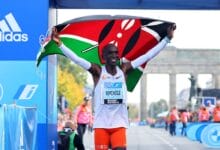 Athletics-Kenya’s Kipchoge shatters marathon world record in Berlin