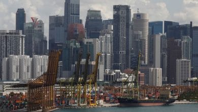 Singapore GDP growth to ease in Q3, keeps MAS in delicate balancing act