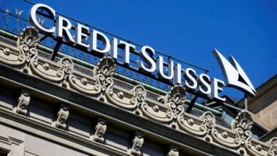 Credit Suisse shares fall due to refusal to publish report and problems with SEC